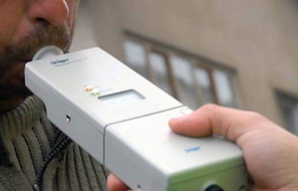 Șofer beat criță, depistat pe E85