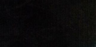 Doi polițiști au ajutat doi bătrâni să se salveze din gospodăria care le luase foc, pe timp de noapte