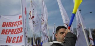 Grefierii vrânceni, la protest în fața Ministerului Justiției