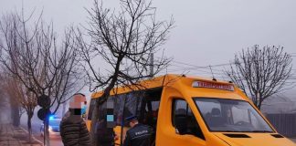 FOTO Polițiștii se asigură că elevii navetiști merg în condiții de siguranță în mijloacele de transport