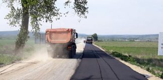 De la pământ la asfalt: drumul Bârlad-Laza-Codăești, scos din Evul Mediu pe bani europeni
