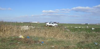 Amenzi date de polițiștii locali pentru focșănenii care au aruncat deșeuri pe terenurile de la marginea orașului, spre Suraia