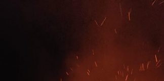 VIDEO-FOTO Gospodărie din Cotești și grajd din Vidra, distruse de flăcări. Două persoane au suferit arsuri