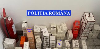 Peste o sută de parfumuri contrafăcute, găsite într-un autoturism oprit la Țișița