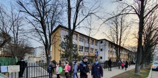FOTO Siguranța elevilor și profesorilor, obiectiv prioritar al polițiștilor și jandarmilor