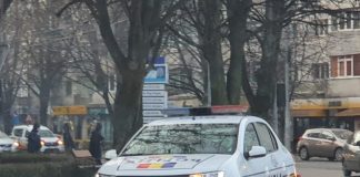 Constănțean aflat în carantină, depistat pe o stradă din Adjud. Asupra lui s-a găsit un pliculeț cu substanțe suspecte