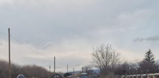 Trei mașini, implicate într-un accident la Cotești. Un autoturism s-a răsturnat