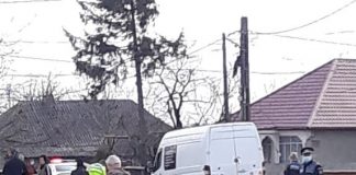 O dubă și un autoturism s-au ciocnit la Ploscuțeni