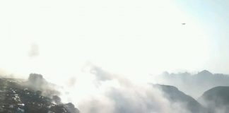 Bărbat prins în flagrant în timp ce dădea foc la deșeuri plastice și feroase