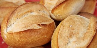 ANSVSA, noi precizări: ”Pâinea neambalată nu prezintă risc de îmbolnăvire cu SARS-CoV-2!”