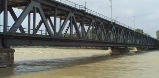 Pod nou peste Siret, la Cosmești, la intrarea în județul Galați dinspre Tișița