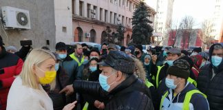 VIDEO Protest al angajaților de la salubritate