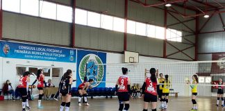 Voleibalistele cadete de la CSȘ Focșani, cu un pas mai aproape de turneul semifinal