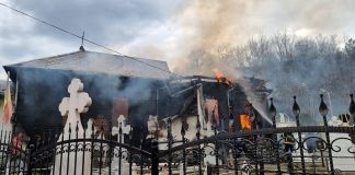VIDEO Incendiul de la biserica din Topești a fost provocat de un scurtcircuit electric