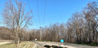 Alunecările de teren, o problemă nerezolvată pe drumul dintre Dumbrăveni și Jitia