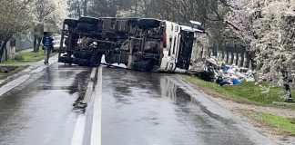 ULTIMA ORĂ Trafic blocat la Măicănești, după ce s-a răsturnat o autoutilitară