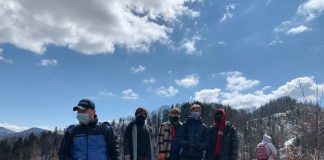 Elevii unui liceu din București au plantat 100 de puieți de brad în Parcul Natural Putna Vrancea