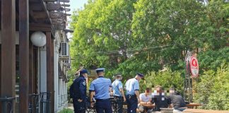 FOTO Odată cu relaxarea, elevii iar chiulesc de la școală. Cafenelele, barurile și terasele, la mare căutare