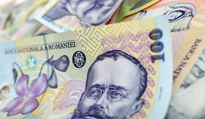 IT-ul, petrol / gaze, cercetare / dezvoltare și construcții / instalații au fost domeniile cu cele mai mari salarii în primul semestru al anului. Mediile salariale nete au fost cuprinse între 6.500 și 8.000 de lei pe lună
