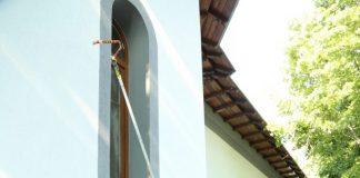 Arhiepiscopul Ciprian a sfințit o biserică renovată din Dumbrăveni