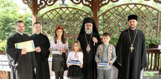 Copiii din Tâmboești, câștigătorii etapei eparhiale a Concursului „Biserica – familia românilor de pretutindeni”