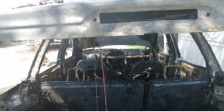 FOTO Un autoturism a luat foc în mers