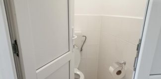 11 școli și grădinițe din Vrancea primesc bani pentru amenajarea toaletelor