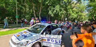 FOTO Micii bicicliști și polițiștii au petrecut o zi frumoasă și instructivă în Crângul Petrești