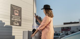Puncte de încărcare pentru vehiculele electrice la supermarketurile Mega Image din Vrancea, București și alte 3 județe