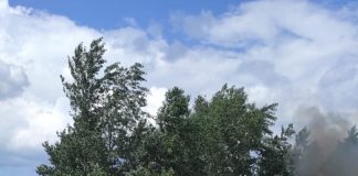 O locuință tip container a ars în Adjud