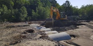 FOTO Se poate circula cu mașina pe o variantă ocolitoare, la Nereju