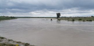 Hidrologii au prelungit avertizările de inundații pe cursurile de apă din Vrancea