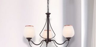 Magazinul Homelux din Focșani, în reamenajare. Lângă el se va ridica un supermarket