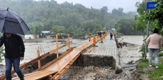 FOTO VIDEO În zona Nereju, se așteaptă o nouă viitură. Șeful administrației județene se află acolo