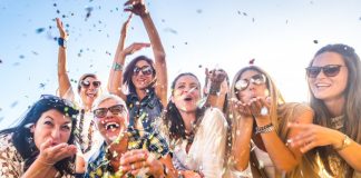 Evenimentele în aer liber vor avea parte de măsuri de relaxare de la 1 august