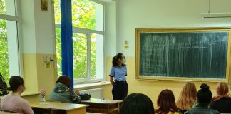 FOTO Acțiuni de prevenire a atacurilor cibernetice și a pornografiei infantile în rândul elevilor