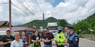 FOTO Polițiștii vrânceni au derulat acțiuni de prevenire în rândul turiștilor din zona Lepșa