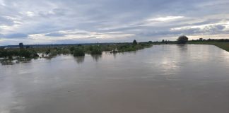 FOTO Râul Putna și-a ”lărgit” albia și la câmpie
