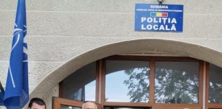 Un bărbat a găsit o sumă mare de bani într-o bancă din Focșani. Banii au fost predați Poliției Locale și au ajuns în posesia proprietarului