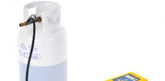 Tun antipăsări la Adjud, pentru alungarea ciorilor