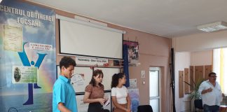 Activitate de tineret „Muguri de versuri”, la DJST Vrancea