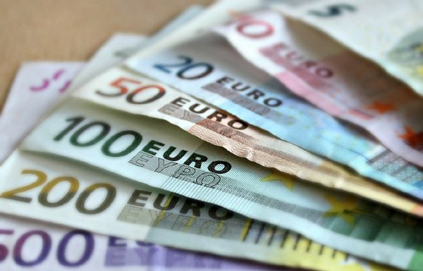 Moțiunea de cenzură duce euro la peste 5,1 lei