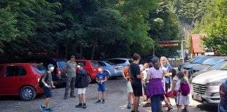 Weekend încărcat pe Cheile Tișiței. Salvamontiștii le-au explicat copiilor ce au de făcut pe munte