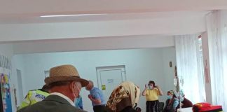 Cadrele medicale de la Spitalul Militar Focșani continuă campania de vaccinare în satele din Vaslui