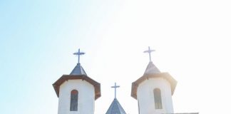 Slujbă specială, la începutul postului, la biserica ”Adormirea Maicii Domnului” din Răcoasa