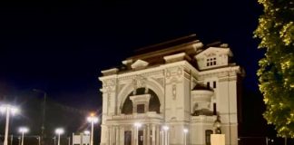 Stagiunea teatrală de la Focșani începe în aer liber