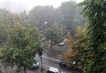 Cod galben de ploi și vânt, până sâmbătă seară