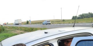 FOTO Aflați în timpul liber, 4 pompieri au salvat viața unui șofer