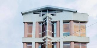 Se lucrează la Serviciul Permise și Înmatriculări în minivacanță