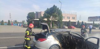 FOTO Autoturism în flăcări pe DN 2 E 85, la Mărășești